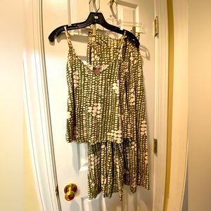 NWOT Bel Kazan set size S